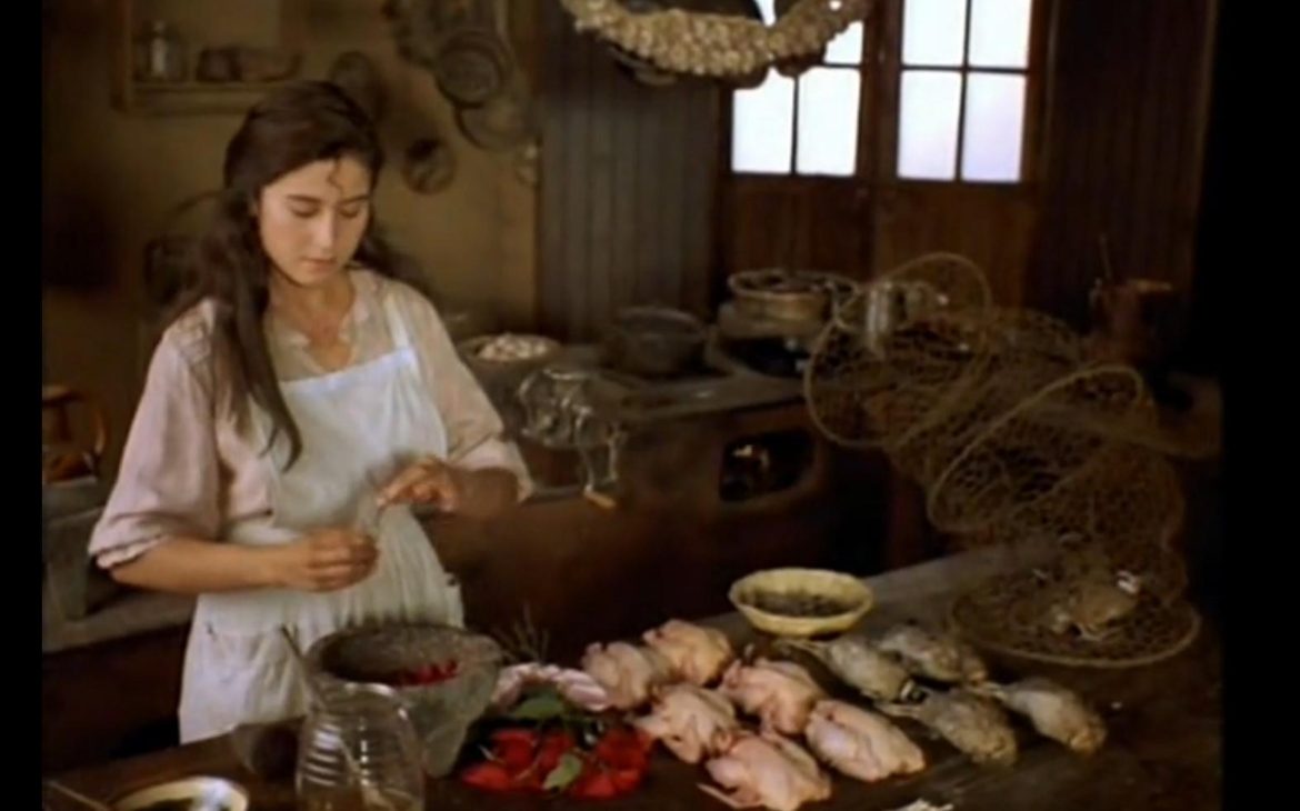 Conversación con la autora de una de las novelas que se inscribe dentro de la literatura culinaria. Película "como agua para chocolate" de Laura Esquivel